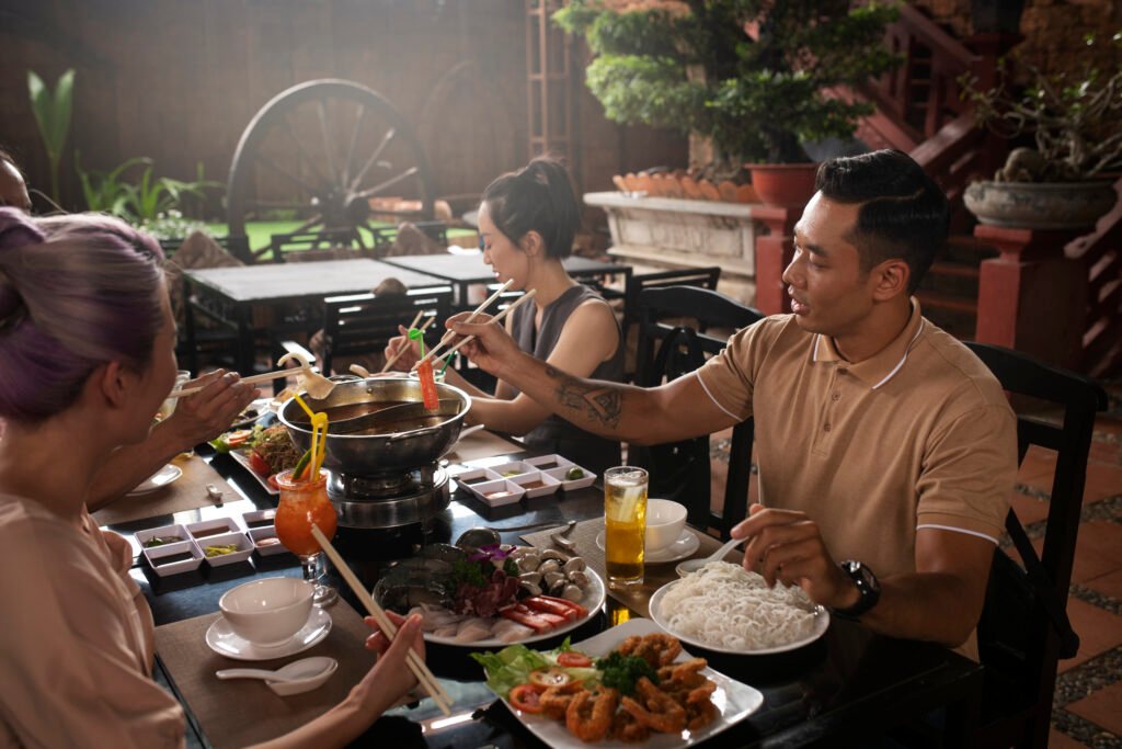 Kuliner Bandung 2026 – 20 Tempat Halal Family-Friendly Wajib Coba