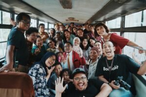 Sewa Bus Pariwisata vs Hiace, Komparasi Lengkap untuk Grup 14-50 Orang